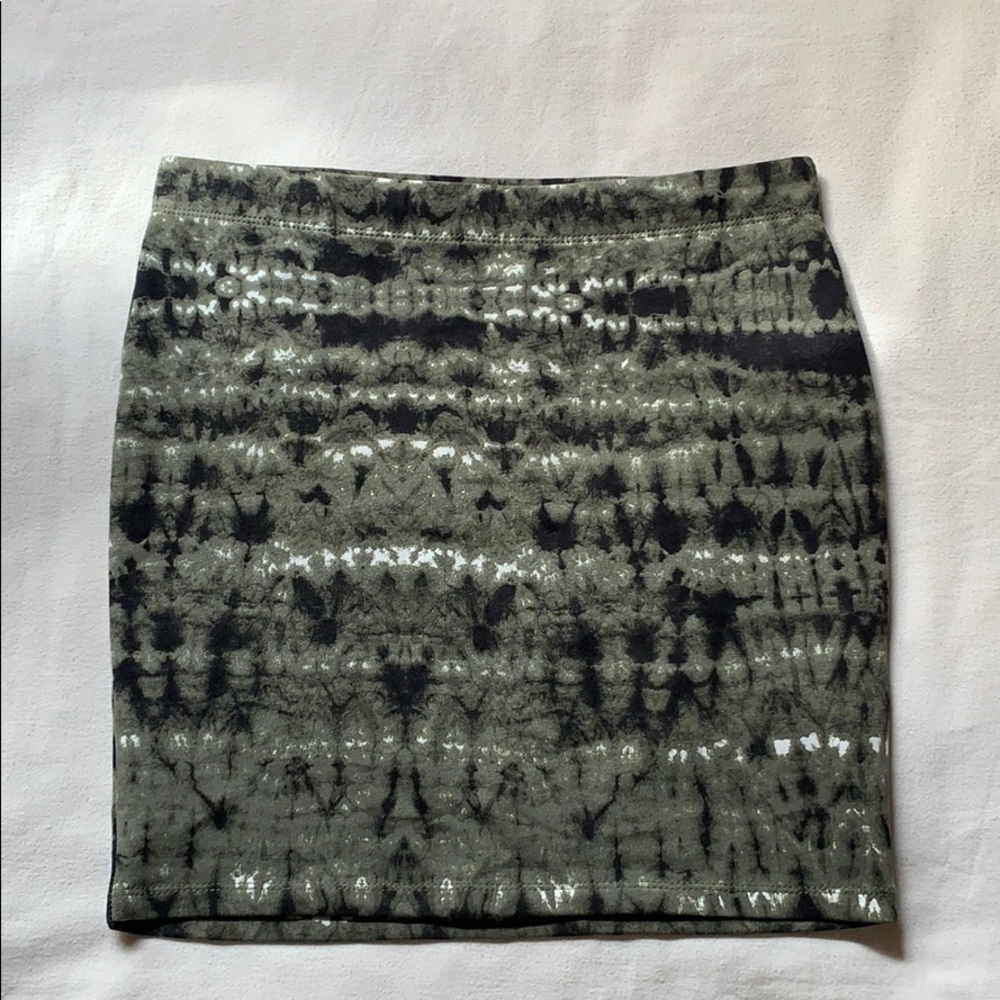 BRAND NEW CUTE SKIRT !!